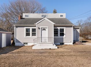 200 Maywood Dr, Mastic Beach, NY 11951