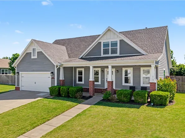 1213 Chancery Ln, Cave Springs, AR 72718