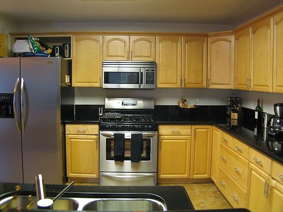 Granite & Maple Kitchen