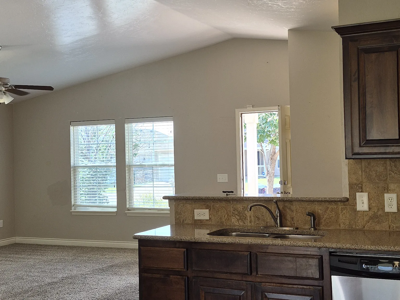 3 bed, 1500 sqft, $1,675 — Photo 3