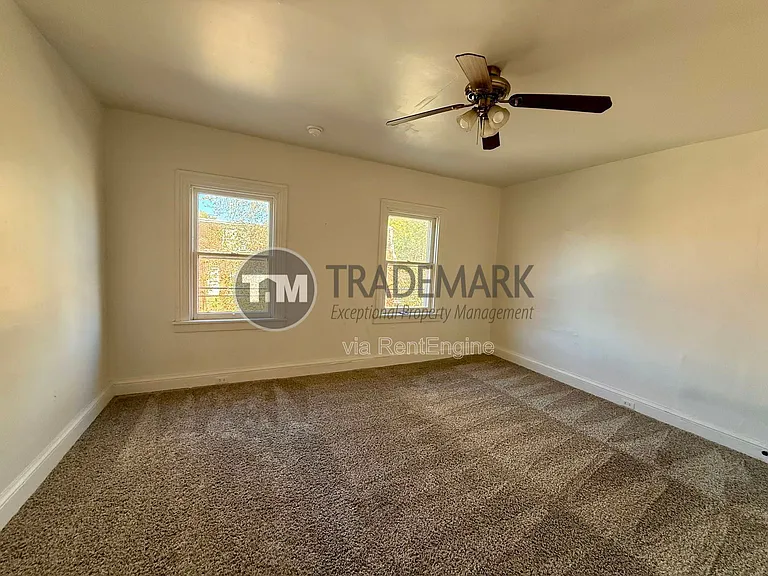 154 E Walnut St #6 — Photo 4