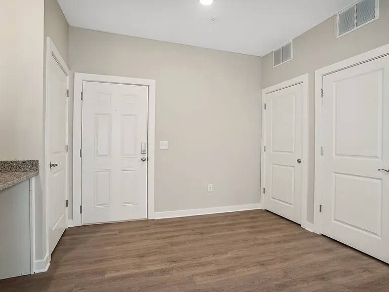 Oak Tree Apartments & Townhomes — Photo 14