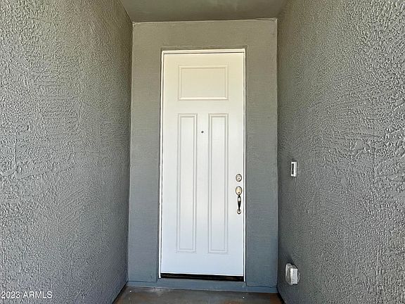 3rd image of 35736 W SANTA CLARA Avenue