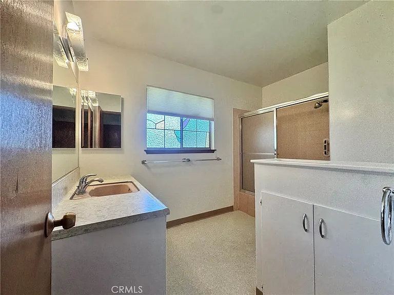 509 California Dr — Photo 22