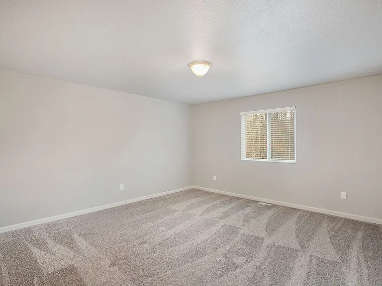 5661 Coddington Ln — Photo 21