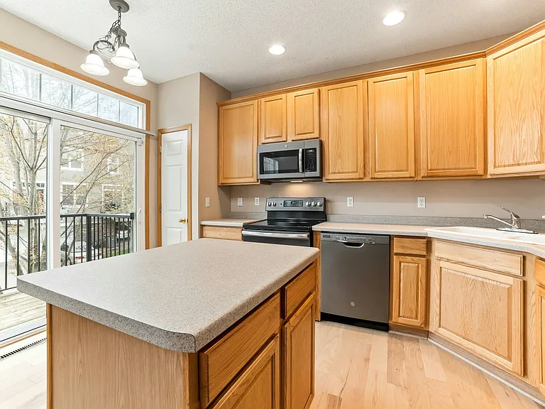 15726 Frisian Ln — Photo 18