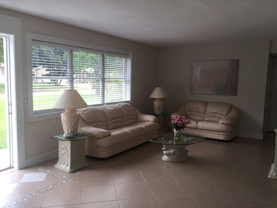1st image of 90 Sylvania Pl