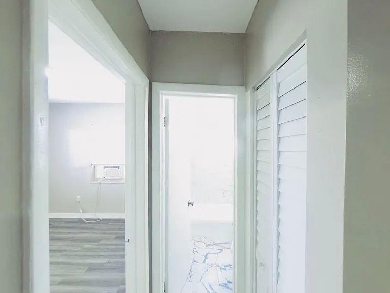 Centrally Located Gated Property Just Outside of Downtown Miami — Photo 38