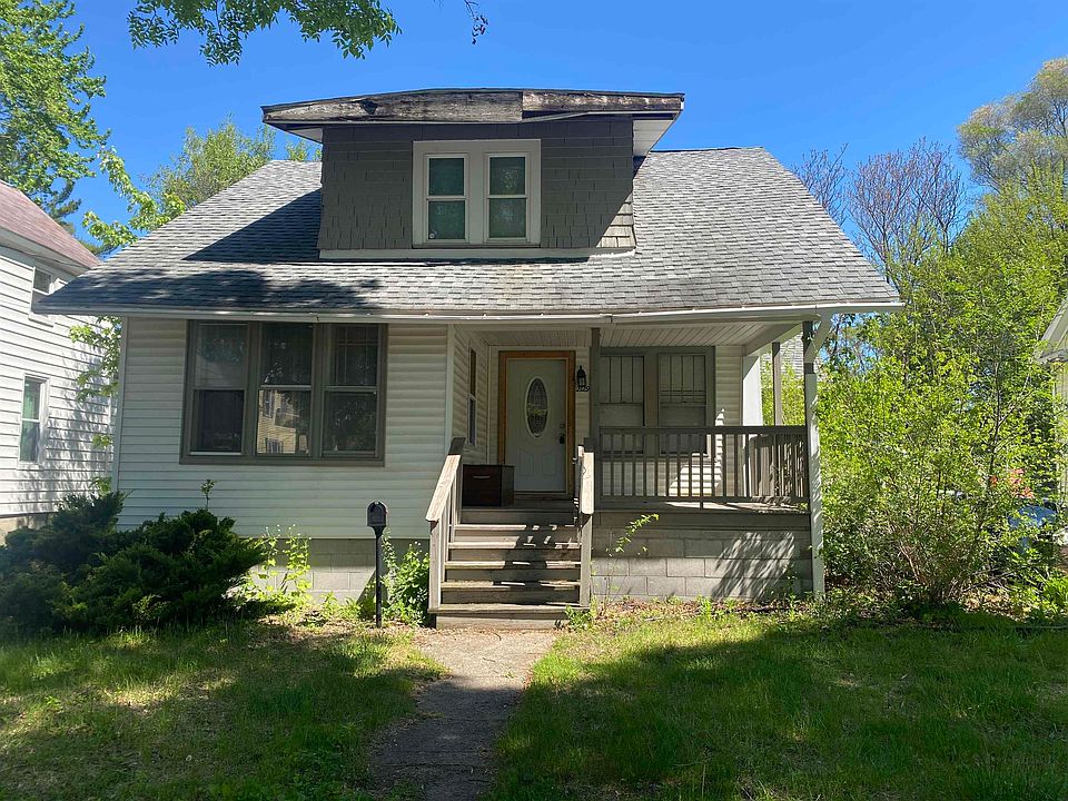 1st image of 2129 2nd St