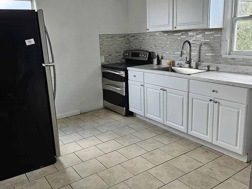 105 S Ridgewood Ave