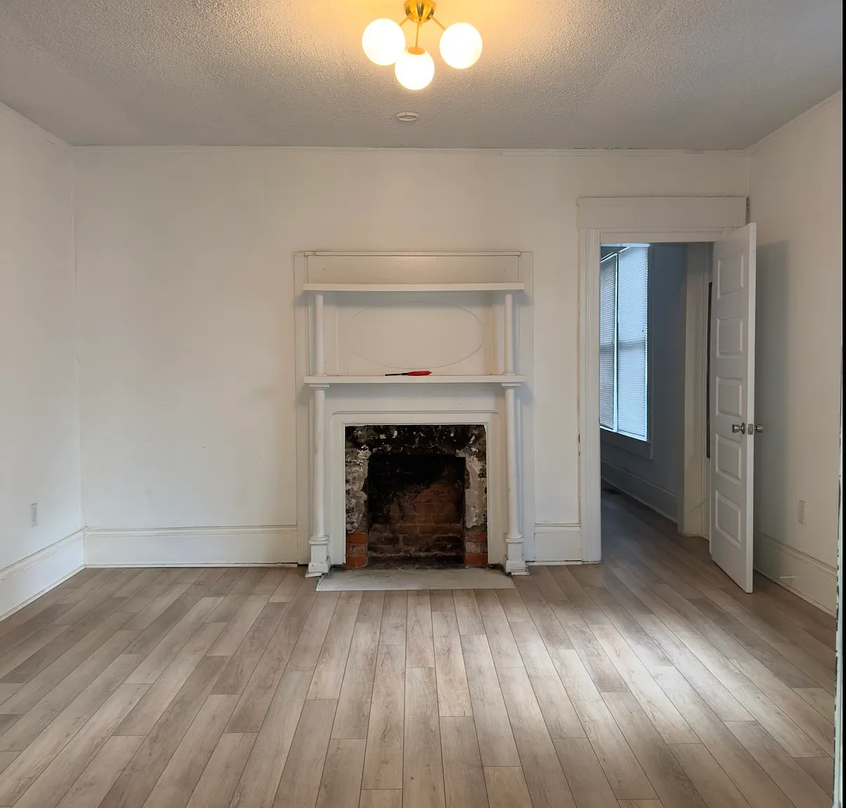 1 bed, 850 sqft, $2,000 — Photo 4