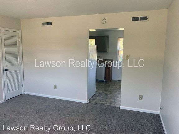 3rd image of 629 Moran Ave