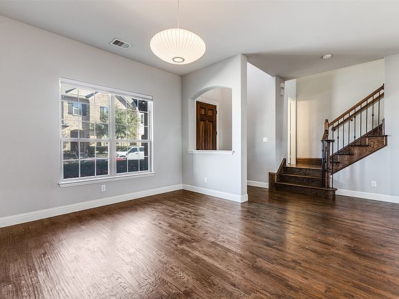 4th image of 828 Rohan Dr