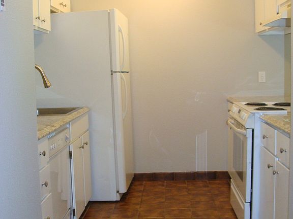 3rd image of 414 W Beaver Creek Blvd APT B-11