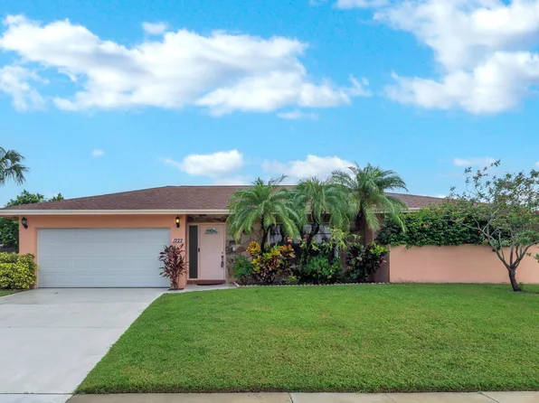 1222 Essex Drive, Wellington, FL 33414