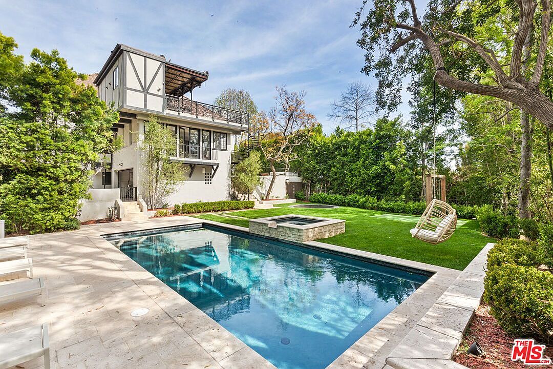 2341 Nottingham Ave, Los Angeles, CA 90027 | Zillow