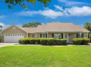 10 Morning Glory Ln, Albertville, AL 35950