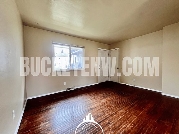3rd image of 379 S Detroit Ave #2