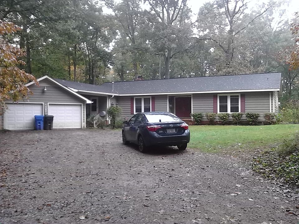 2nd image of 902 Wildwood Dr