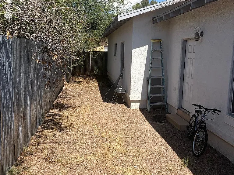 Side Fenced Yard