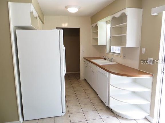 5th image of 2834 Martha Ln