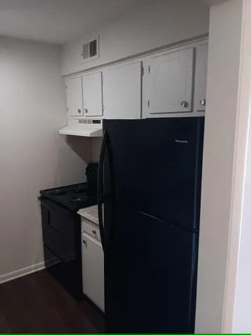 370 Wallace Rd #15 — Photo 9