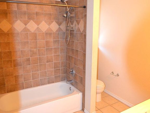 4th image of 2206 Gail Dr