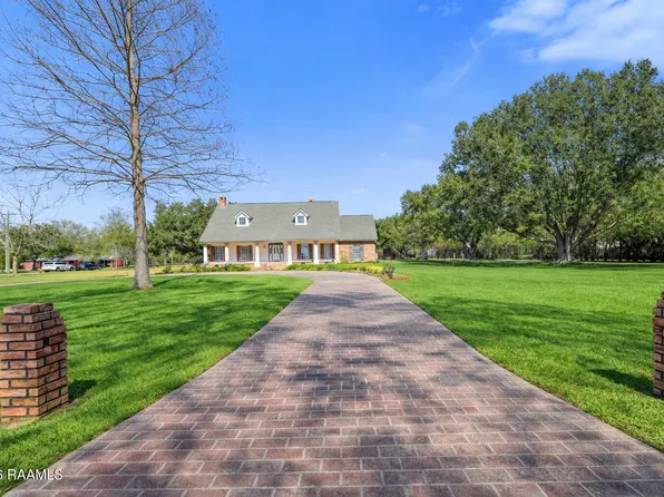 1110 Mardi Gras Rd, Carencro, LA 70520