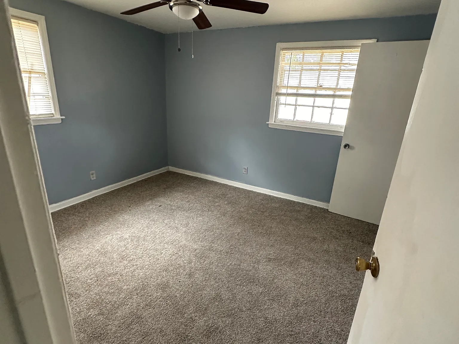209 Kingswood Rd — Photo 3