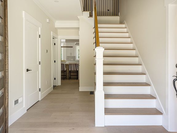 3rd image of 20 Magnolia Rd