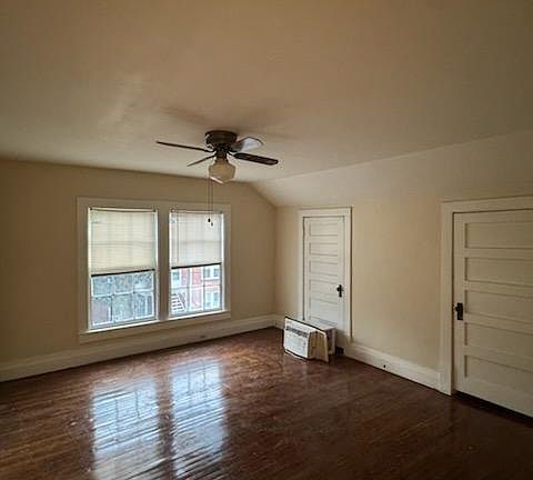 4th image of 144 Stanley Ave