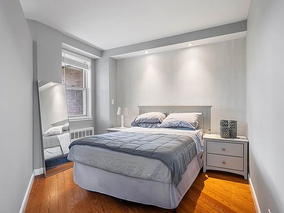 4th image of 5700 Arlington Ave APT 5M