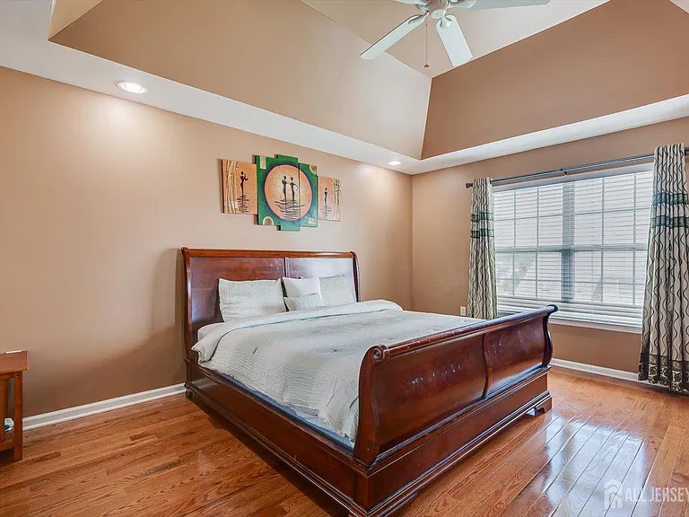 300 Morning Glory Dr — Photo 13