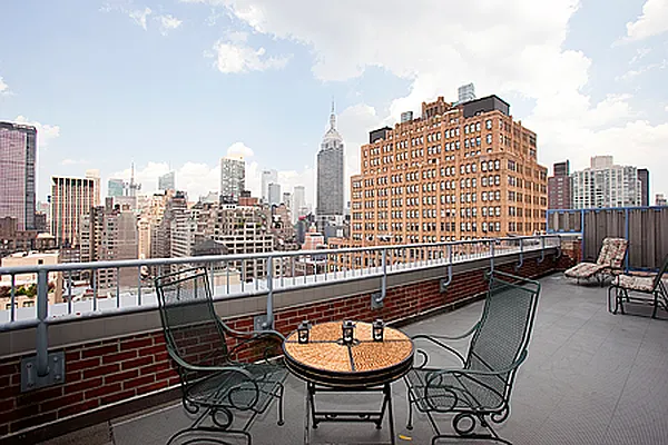 Rented by Zgodny Real Estate | media 50