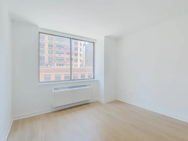 777 Avenue Of The Americas #27A — Photo 29