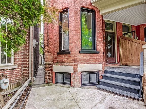 2nd image of 10 Fennings St #1