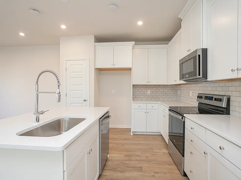 5342 Bellflower Hls — Photo 3