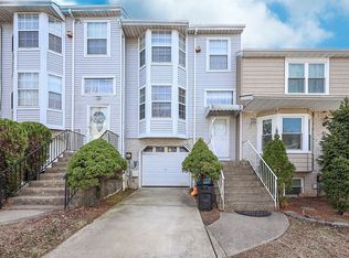 28 Villa Nova St, Staten Island, NY 10314