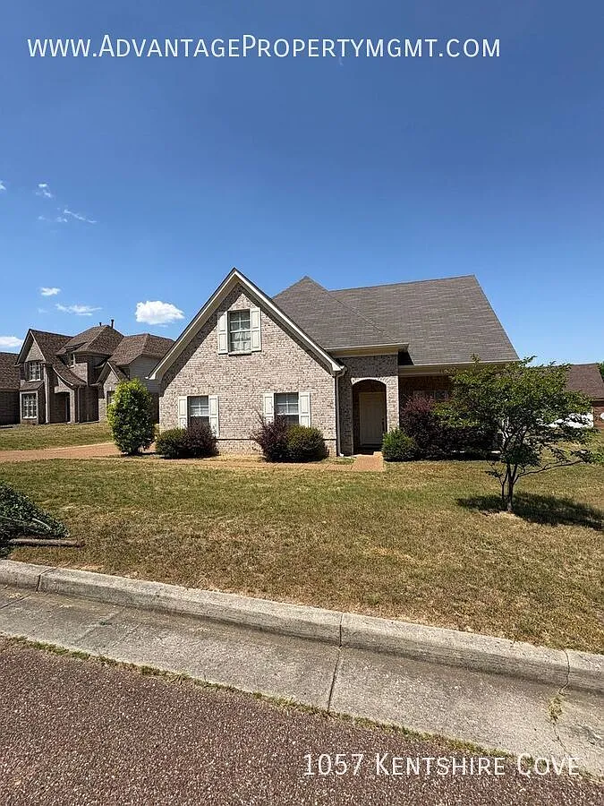 Spacious, Remodeled Home in Cordova — Photo 2