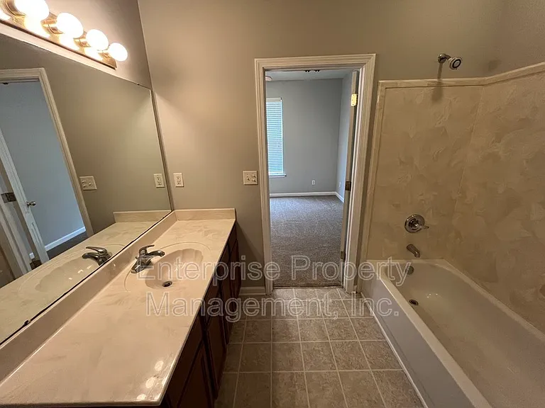 10178 Sterling Ridge Dr — Photo 12