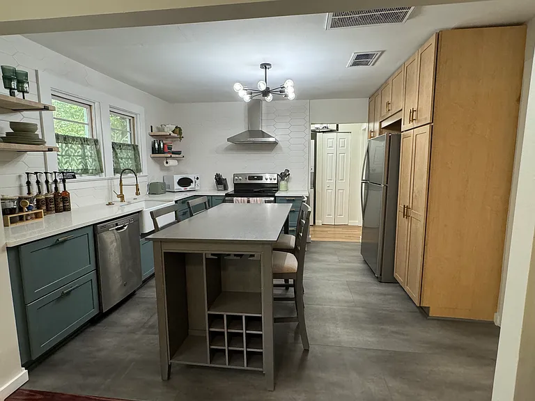 1410 W Humphrey St — Photo 10