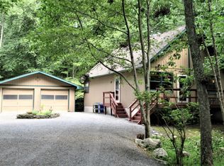 2219 Sanctuary Dr, East Stroudsburg, PA 18302