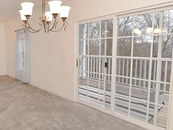 4th image of 1112 Periwinkle Dr