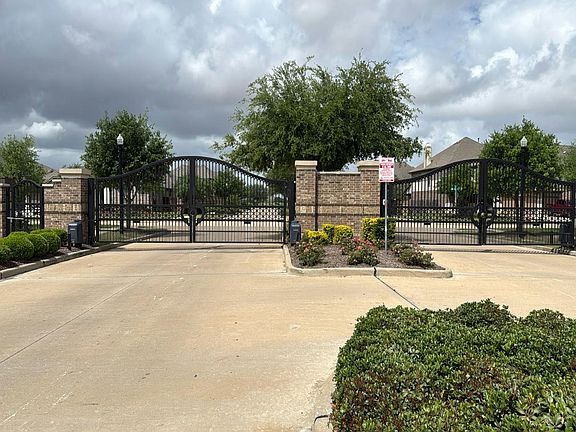 3rd image of 3402 Celburn Park Ct