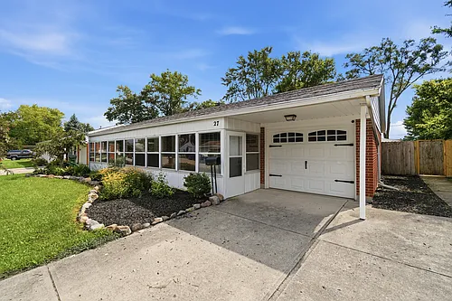 27 Laurelgrove Dr Photo 1