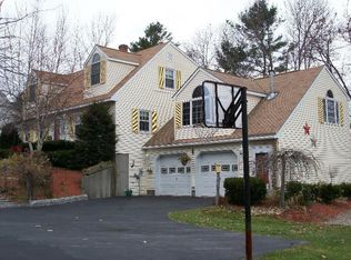 4 Village Ln, Biddeford, ME 04005