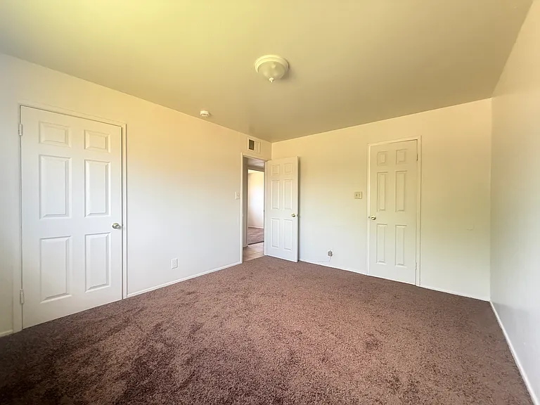 4641 N Fresno St — Photo 7