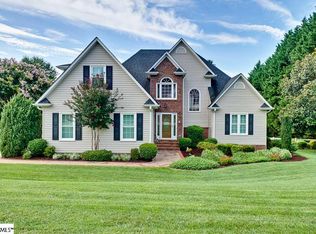 1 Oak Wind Cir, Greer, SC 29651