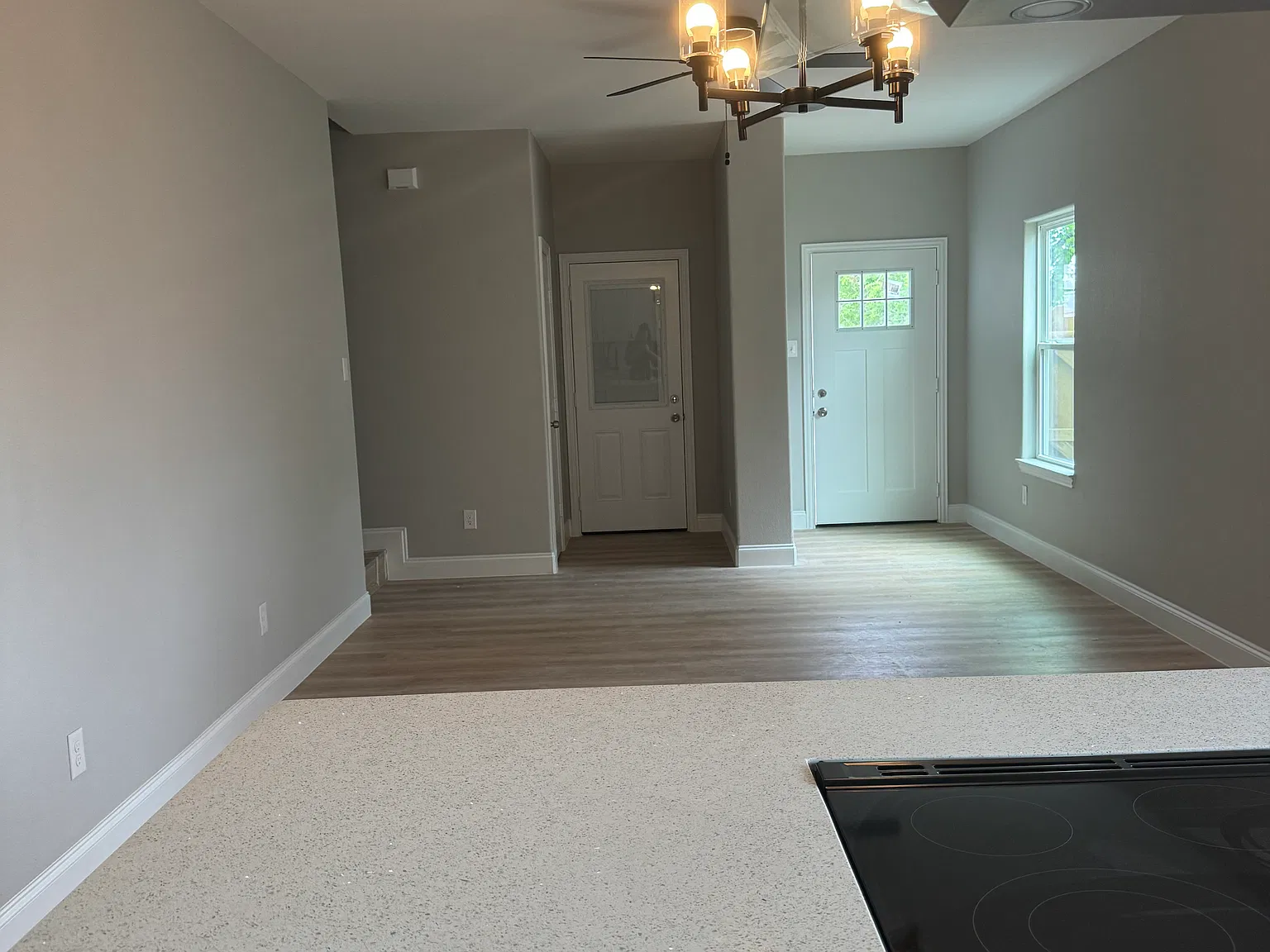 2502 Oxford St — Photo 4