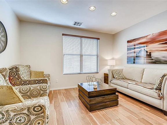 4th image of 5729 Clarendon Ln